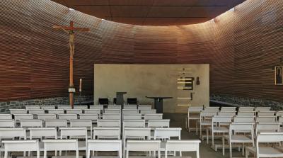 Innenansicht Schulkapelle Erzbischöfliches St. Angela Gymnasium