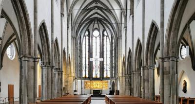 Innenansicht mit Blick zum Chor, St. Mariä Empfängnis