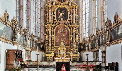 Altar und Chor