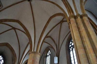 Blick in das Kreuzrippengewölbe