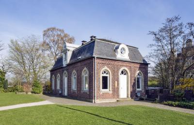 Neubarockes Gartengebäude auf der Vorinsel