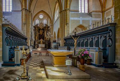 Kircheninnenraum, Blick zum Chor mit Chorgestühl