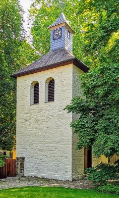 Freistehender Glockenturm