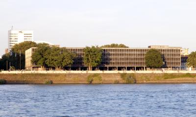 Landeshaus des Landschaftsverbandes Rheinland, Rheinansicht