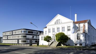 Neubau Stadtwerke Lemgo und historische Villa