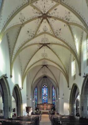 Innenansicht mit Blick zum Chor