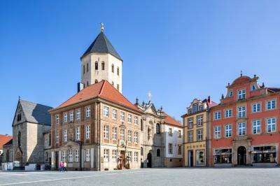 Gaukirche St. Ulrich in Paderborn vom Markt aus gesehen