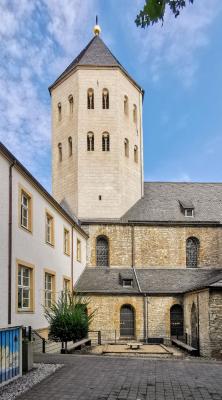Südansicht mit Turm