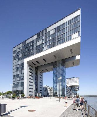Kranhäuser Köln an der Promenade