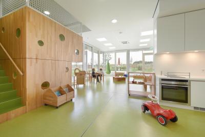 Gruppenraum mit Spielburg und Küche 