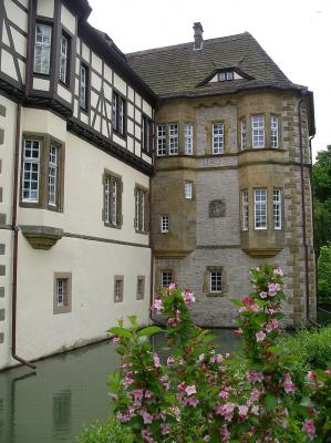 Bruchstein und Fachwerk