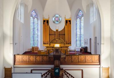 Ansicht der Südempore mit Orgel