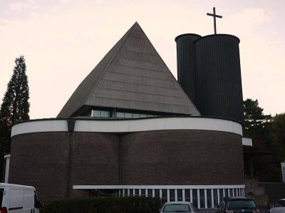 Westansicht Auferstehungskirche Heilig Kreuz 