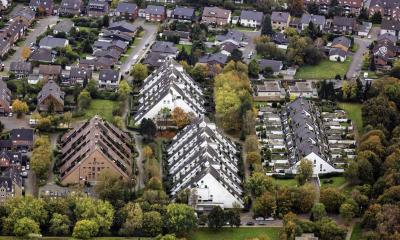 Luftbild der Wohnhügelhäuser in Marl, rechts Wohnhügelhaus 1, links 4