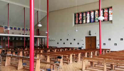 Blick in den Kirchenraum