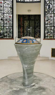 Taufbecken in der Taufkapelle