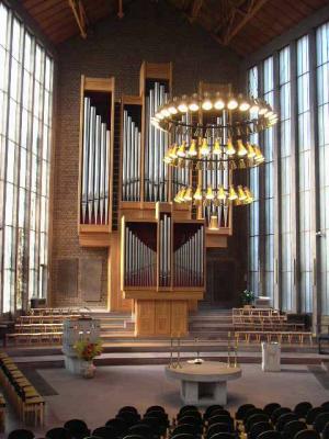 Innenansicht, Blick auf die Orgel