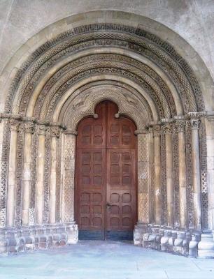 Romanisches Stufenportal von St. Jakobi