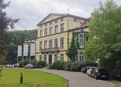 Villa Braunswerth, Fabrikantenvilla der Unternehmerfamilie Engels
