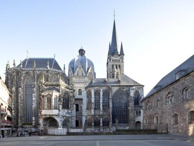 Blick auf den Aachener Dom vom Katschhof