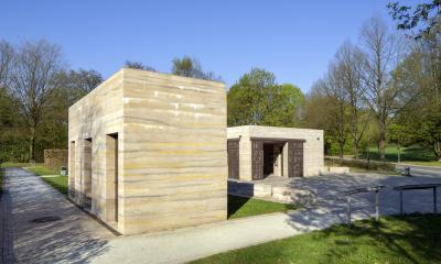 Gesamtansicht Pavillon und Toilettenhäuschen 