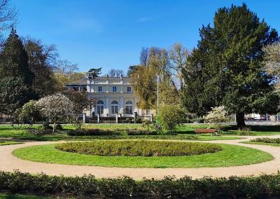 Die Redoute aus Richtung Kurpark gesehen