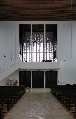 Eingang mit Rundbogenfenster von innen