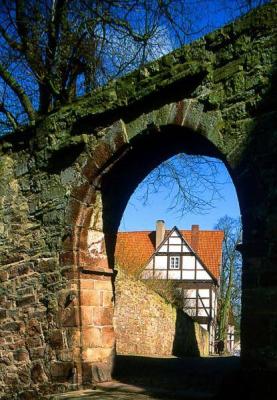 An der Burgmauer von Blomberg