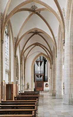 Blick in das Seitenschiff