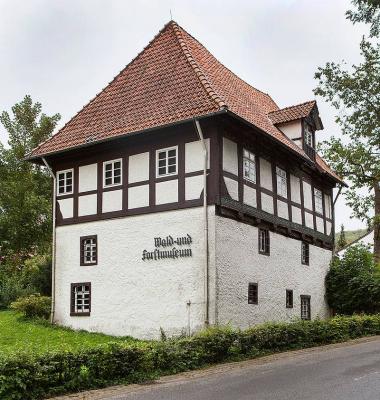 Wald- und Forstmuseum Heidelbeck, Westseite