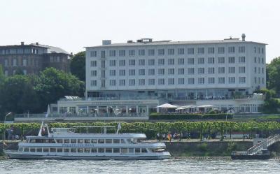 Hotel Königshof von der Rheinseite