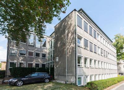 der an die Villa Ermekeil anschließende Neubau von 1953