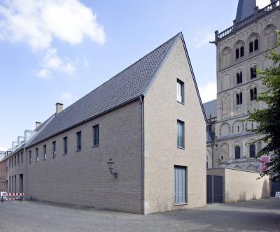 moderner Neubau des Stiftsmuseums
