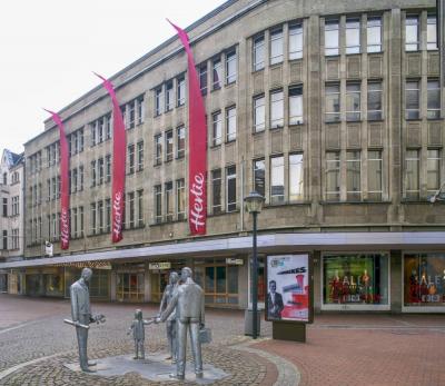 Blick entlang der Fassade