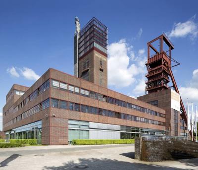 Straßenansicht Hauptverwaltung mit Nordstern- und Förderturm