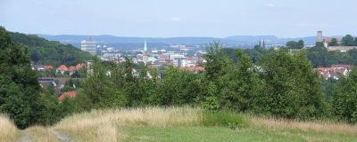 Blick vom Blömkeberg auf die Stadt und die Altstädter Nicolaikirche
