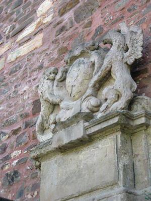 Wappen am Portal