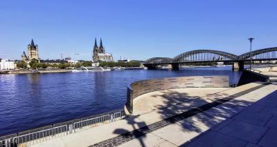Ausblick auf das linksrheinische Ufer