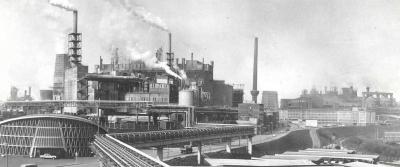 Historischer Blick über das Feierabendhaus auf den Chemiepark 