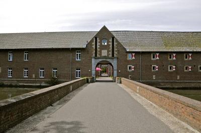 Das Portal der äußeren Vorburg in deren Nordflügel