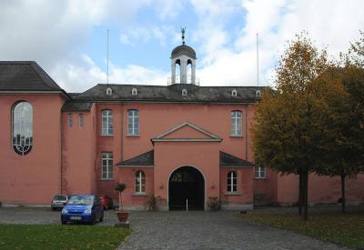 Hauptportal vom Innenhof aus gesehen
