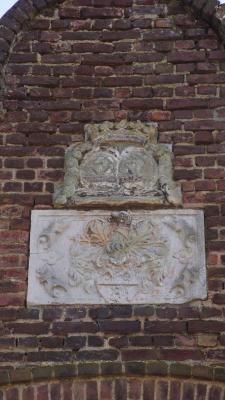 Wappensteine des Torbogens