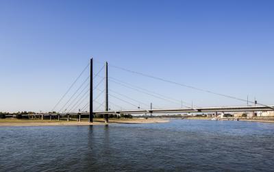 Rheinkniebrücke Düsseldorf