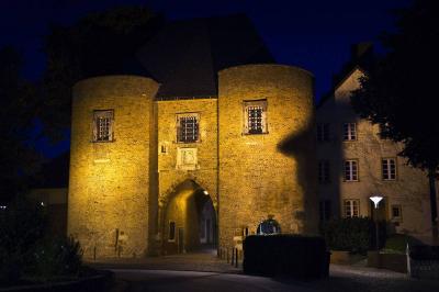 Aachener Tor, Feldseite bei Abendbeleuchtung
