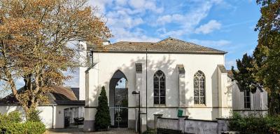 Südansicht mit Eingang zum Innenhof