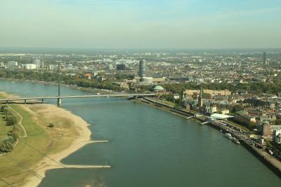 Oberkasseler Brücke, Blick von oben