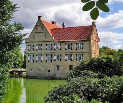 Burg Hülshoff, Herrenhaus von Westen