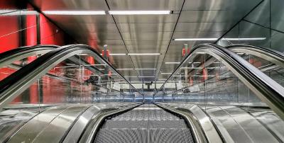 Haltestelle Heinrich-Heine-Allee, Rolltreppen