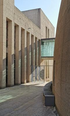 Zwischenraum an der Moschee
