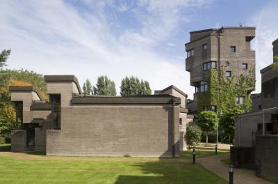 Außenansicht Gemeindezentrum und Friedenskirche Monheim